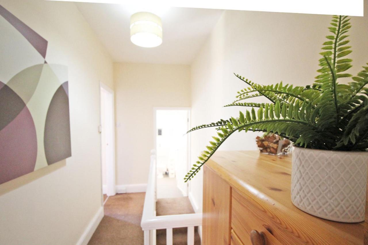 2 Bed, Up To 6 Guests Near Chester City Centre Exterior photo
