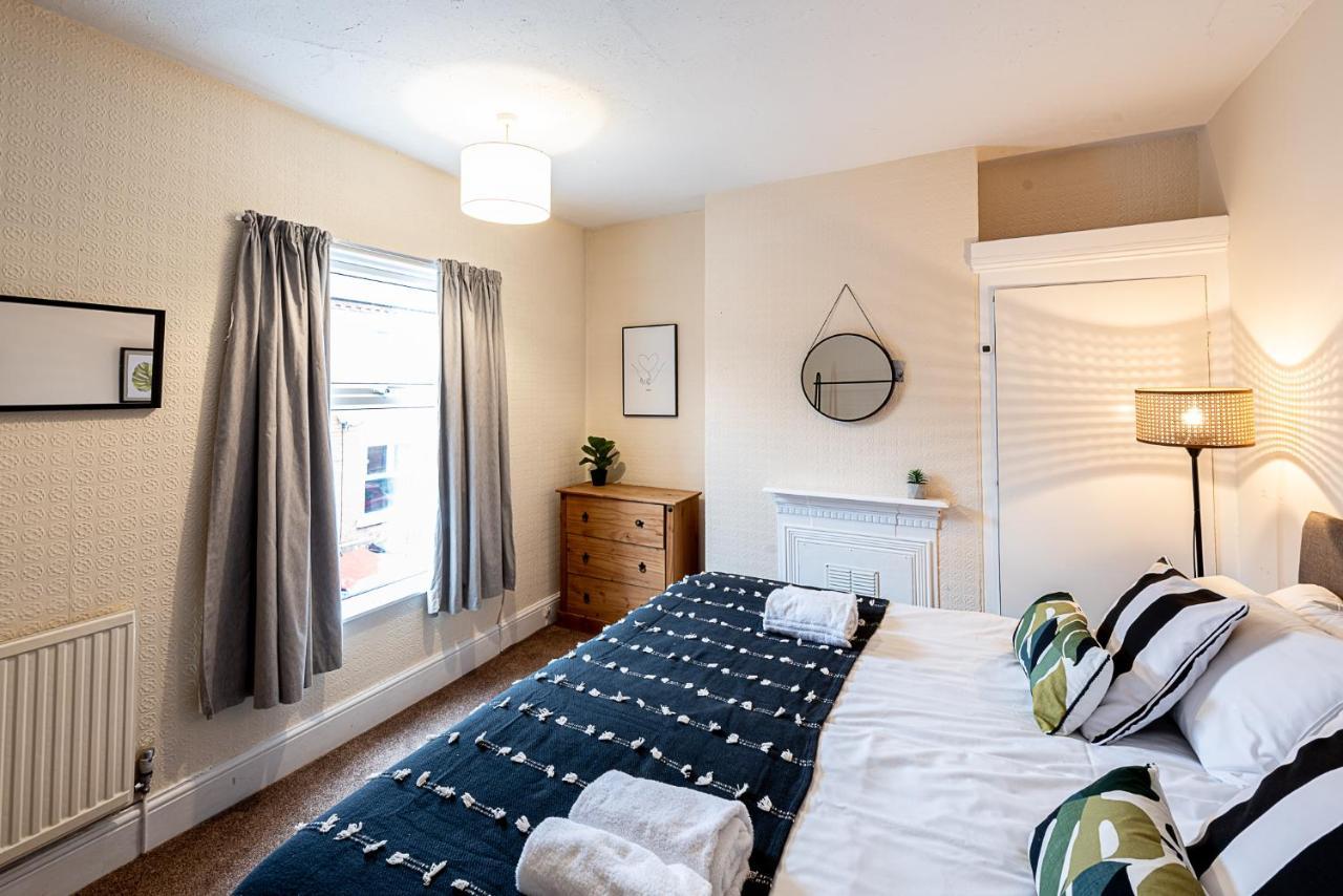 2 Bed, Up To 6 Guests Near Chester City Centre Exterior photo
