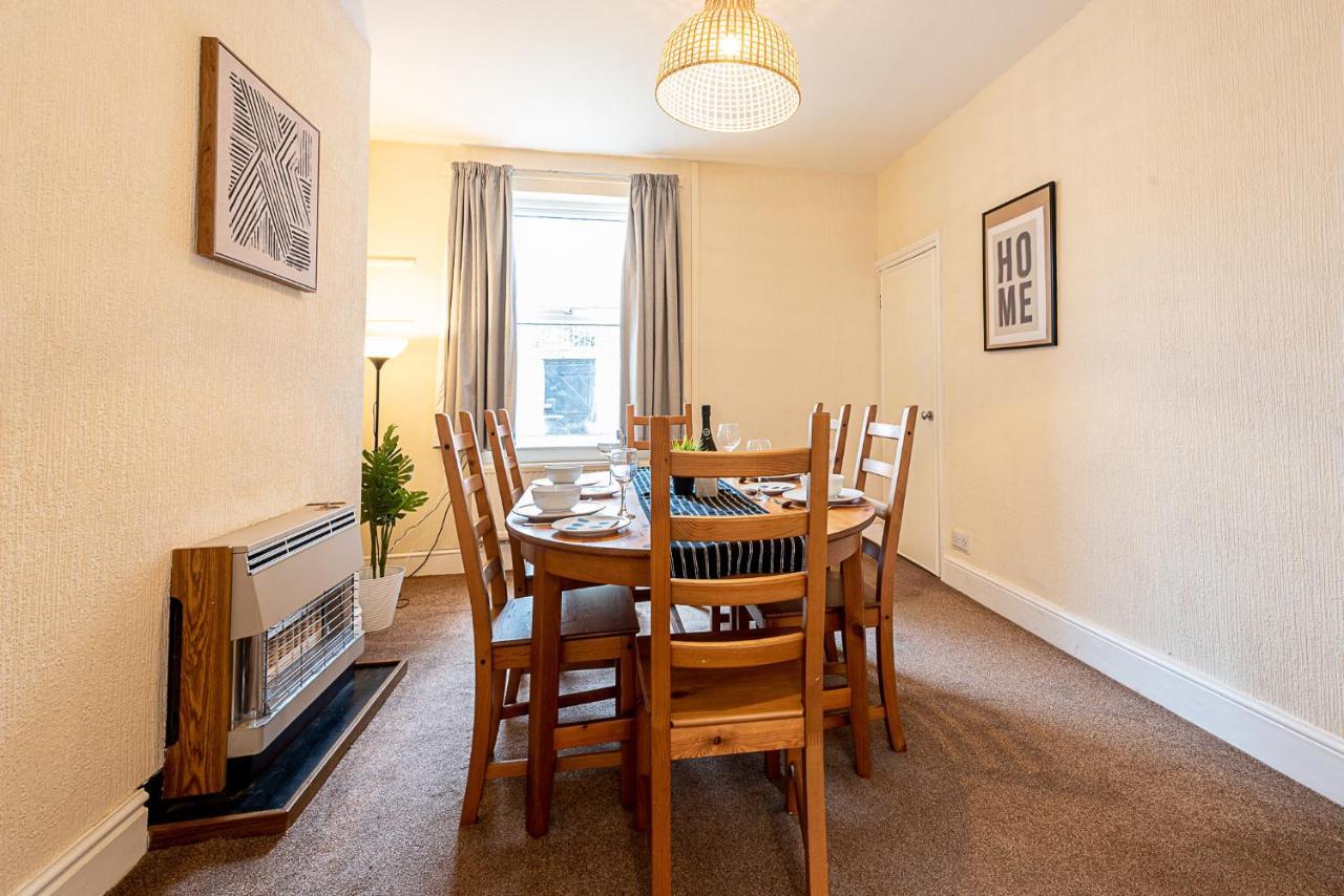 2 Bed, Up To 6 Guests Near Chester City Centre Exterior photo